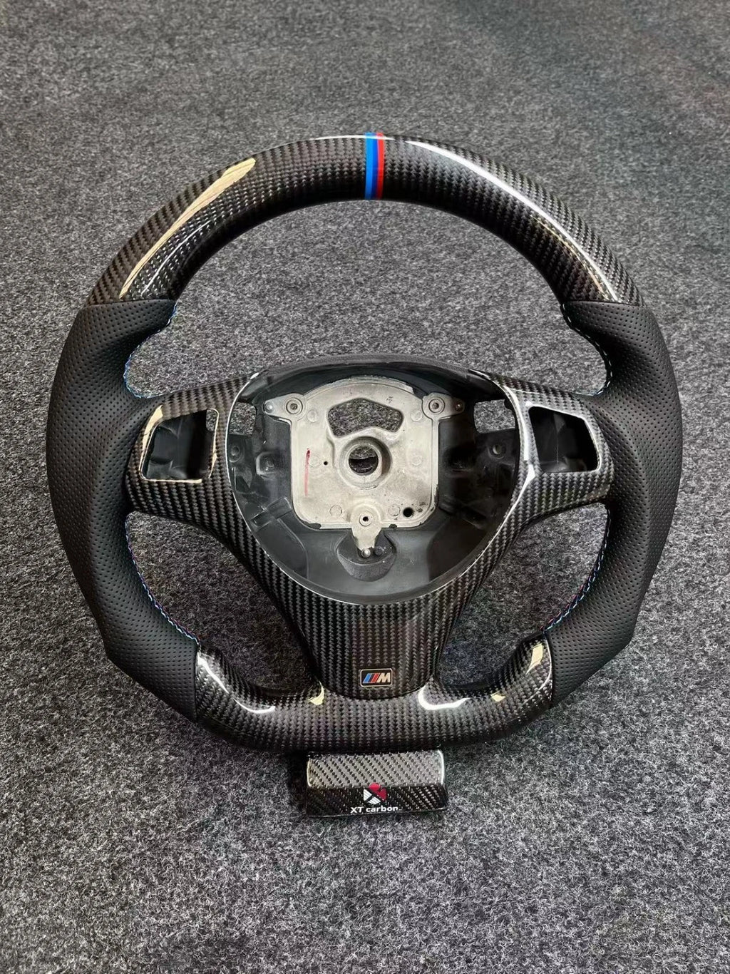 Real Carbon Fiber Steering Wheel for BMW E90 E92 E93 M3 328i 335i 135i W/Cover