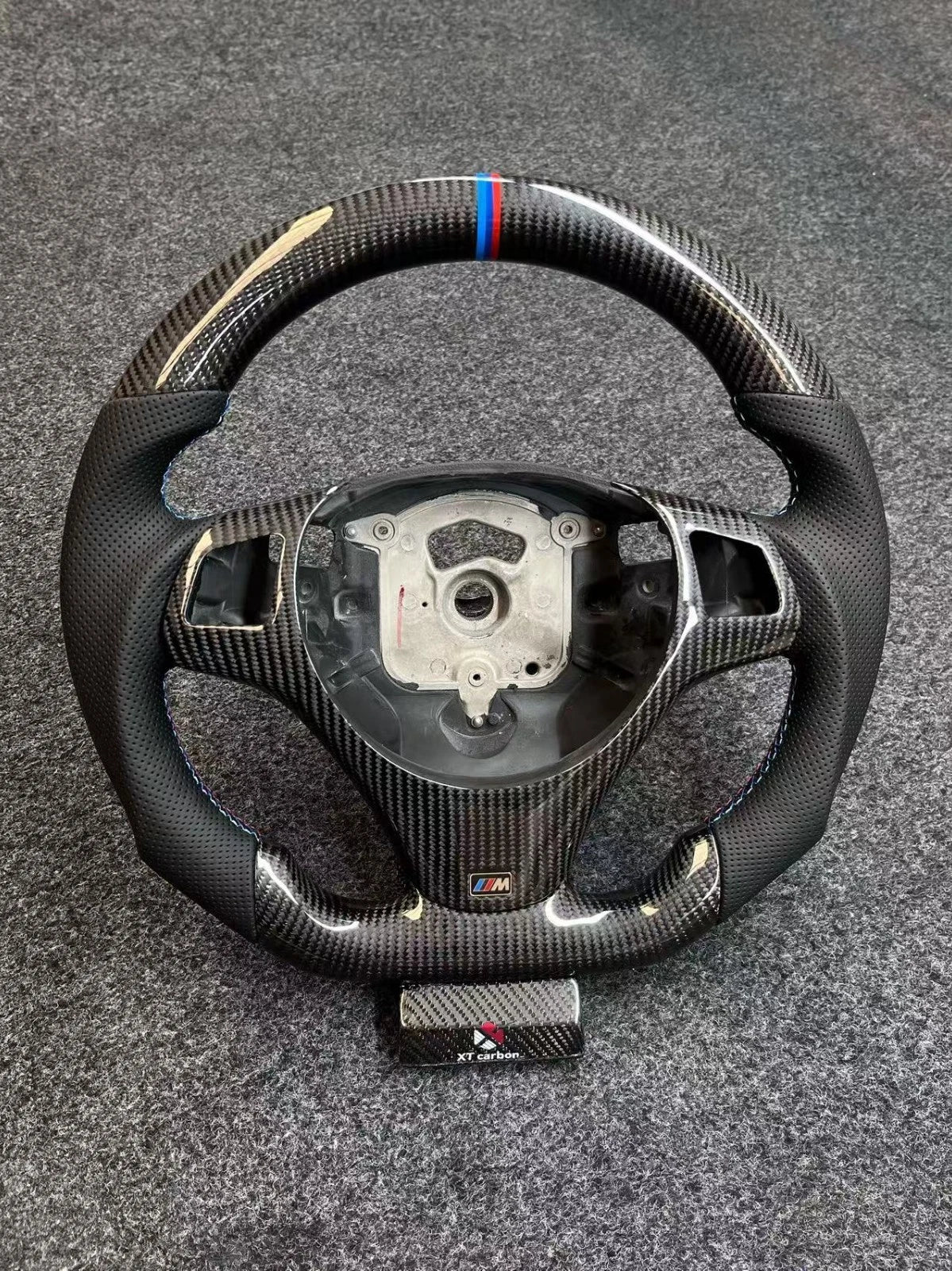Real Carbon Fiber Steering Wheel for BMW E90 E92 E93 M3 328i 335i 135i W/Cover