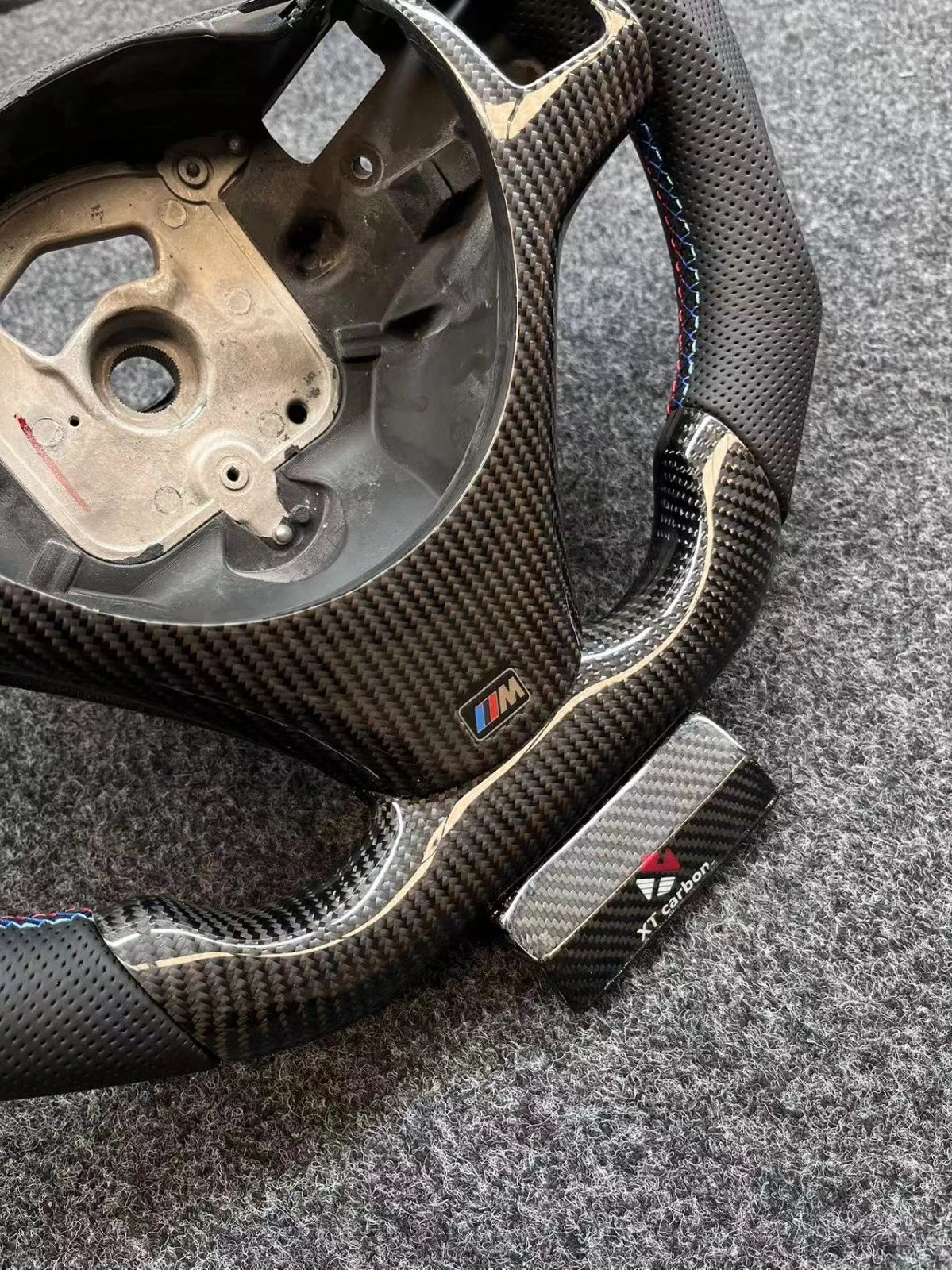 Real Carbon Fiber Steering Wheel for BMW E90 E92 E93 M3 328i 335i 135i W/Cover