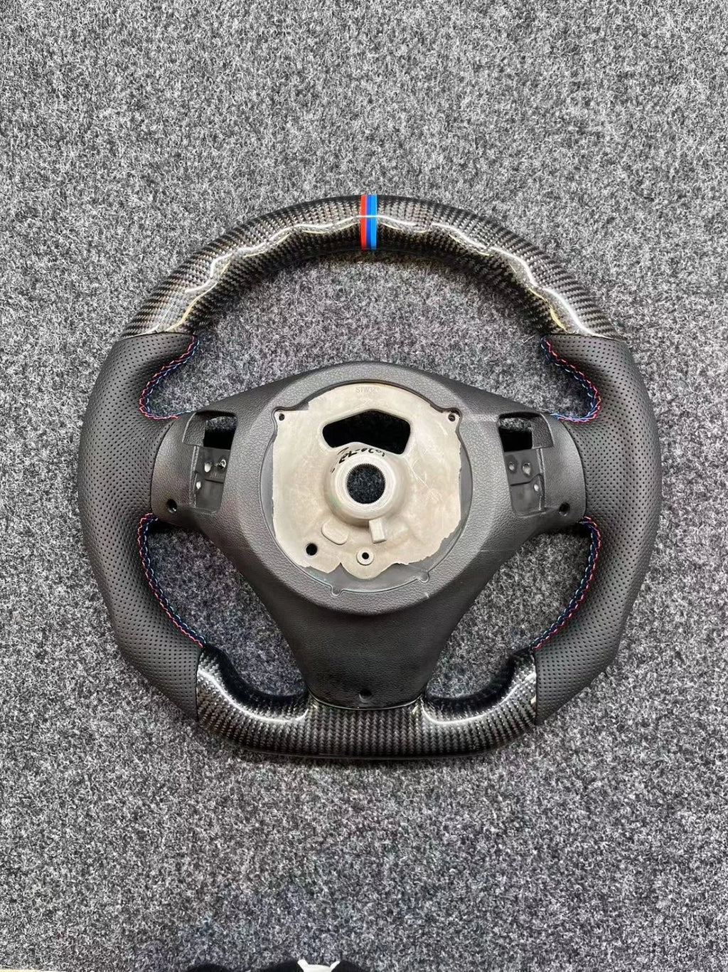 Real Carbon Fiber Steering Wheel for BMW E90 E92 E93 M3 328i 335i 135i W/Cover
